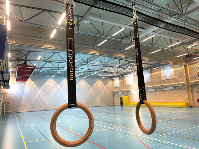 Ylösvedettävät voimistelurenkaat J101