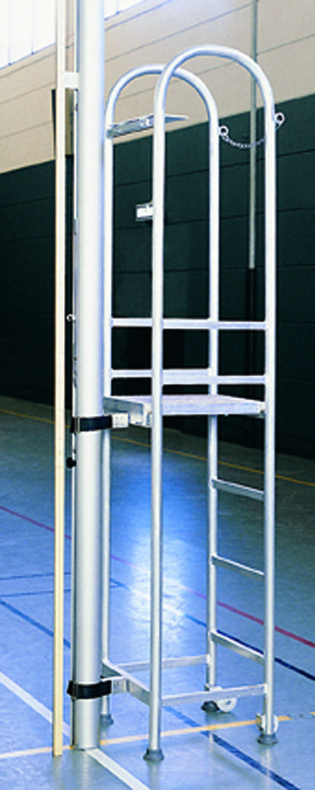 Lentopallotuomarituoli alumiinia