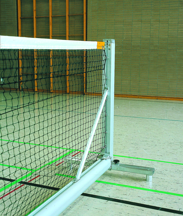 Tennisstolpe frittstående