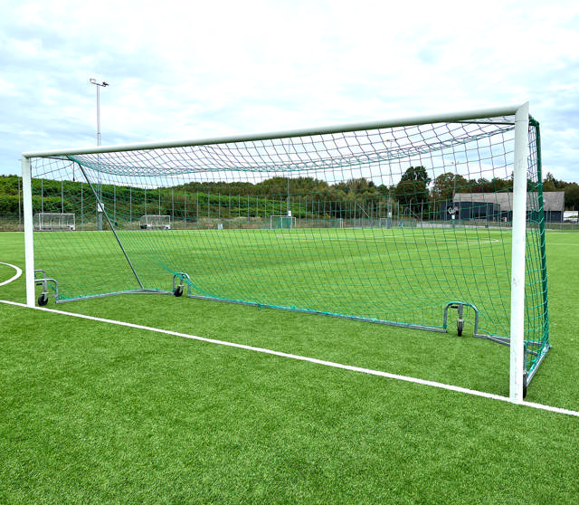 Fotbollsmålpaket UNISPORT Lyft 7,32 x 2,44 m, inklusive nät, exkl glidskydd