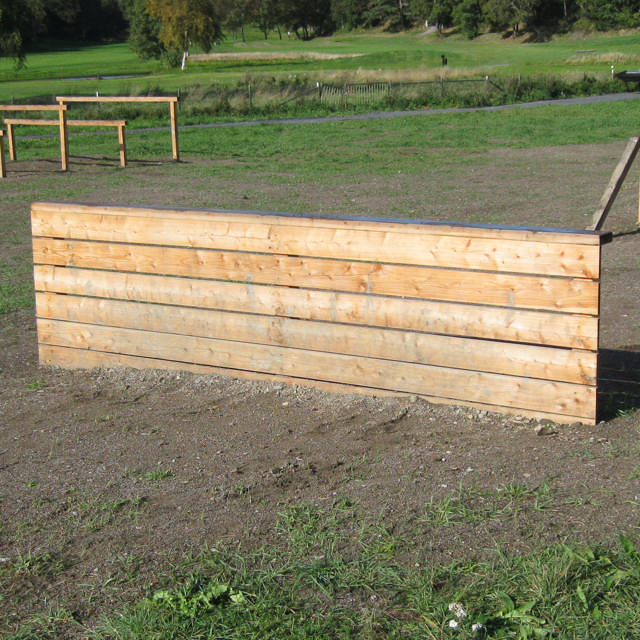 Hindervägg, hinderbana