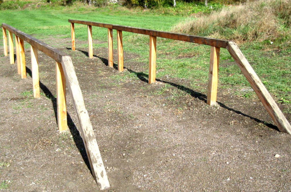 Balansbom (ingår 2 st), hinderbana