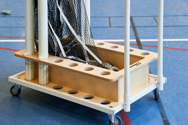 Säilytysvaunu pylväille, sopii 6 paria pylväitä.