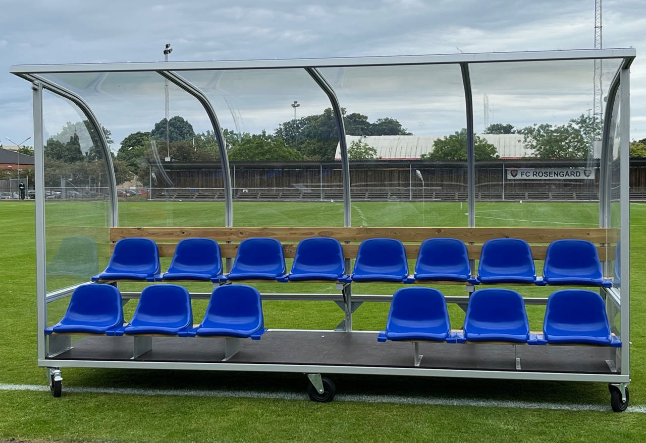 Player cabin 2-row 4m with wooden bench and plastic seats