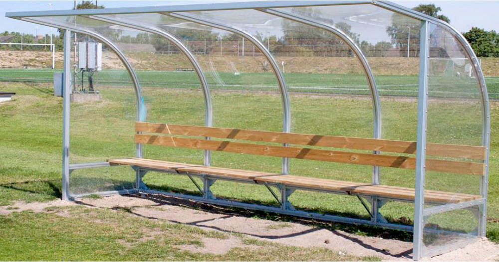 Vaihtopelaaja-aitio, 1-rivinen. 4 m