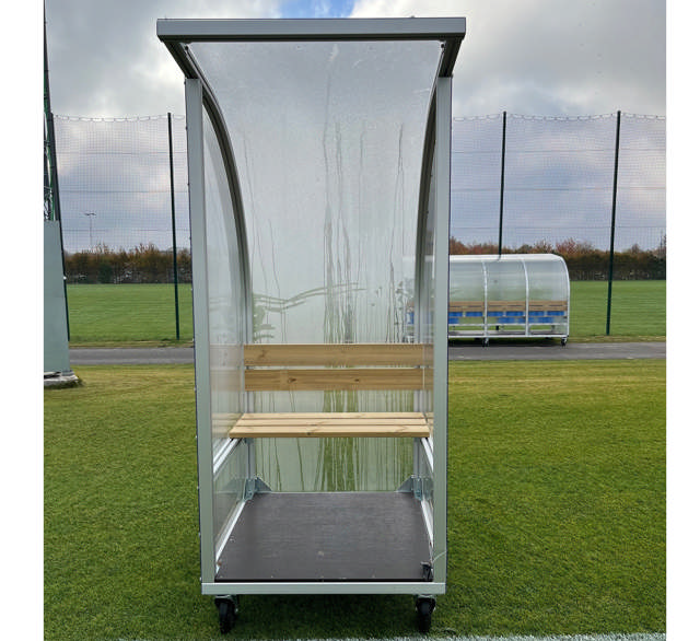 Domarbås 1-radigt med träbänk, 1 m