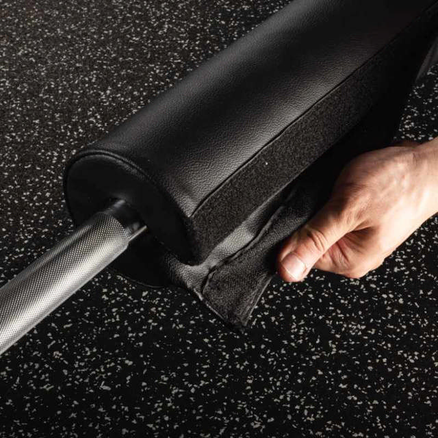 Levytangon pehmuste tarrakiinnityksellä