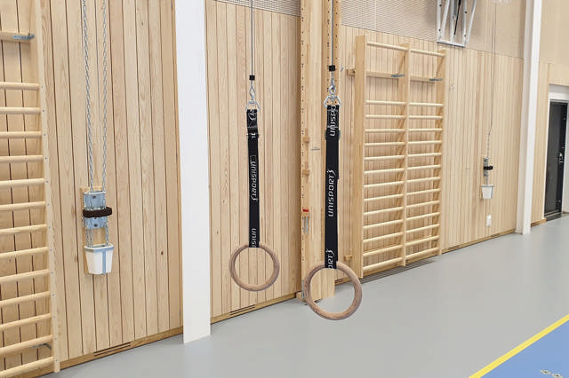 Ylösvedettävät voimistelurenkaat J101