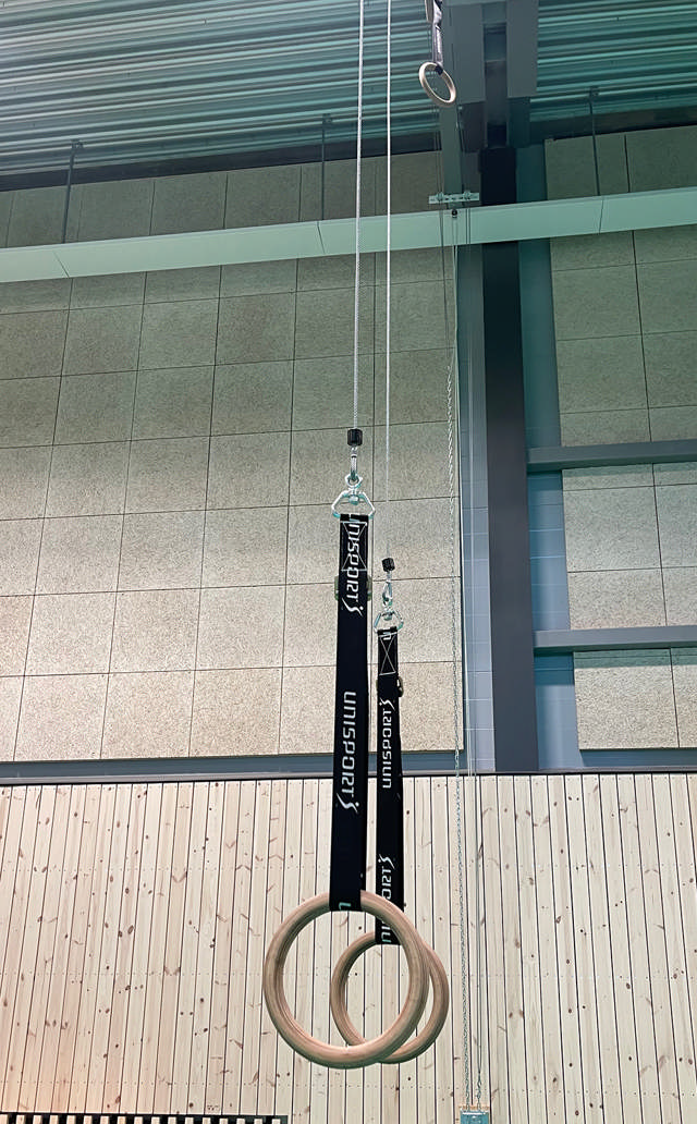 Ylösvedettävät voimistelurenkaat J102