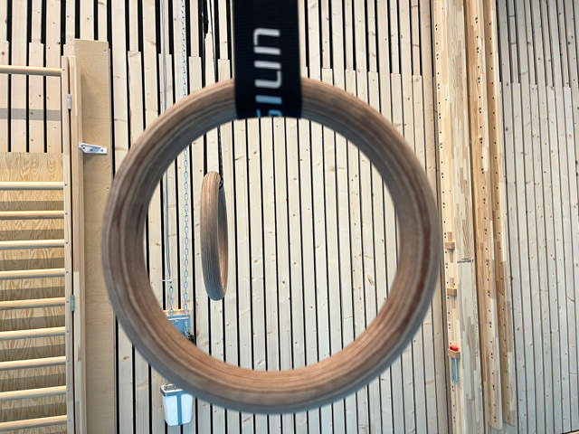 Ylösvedettävät voimistelurenkaat J102