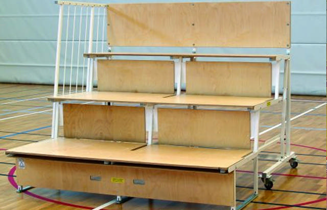 Flyttbar og nedfellbar tribune