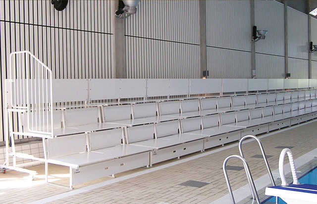 Flyttbar og nedfellbar tribune