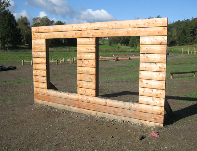 Fönstervägg, hinderbana