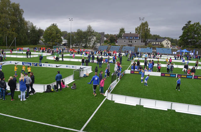 Pienpelikaukalo 15 x 11 m, korkeus 0.5 m