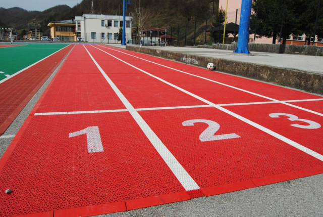 Bergo runningtrack 60 m (70,07 x 4,66 m)