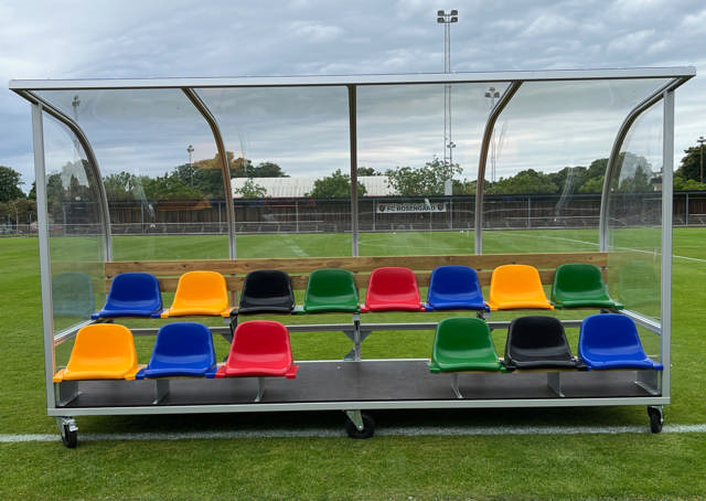 Player cabin 2-row 4m with wooden bench and plastic seats