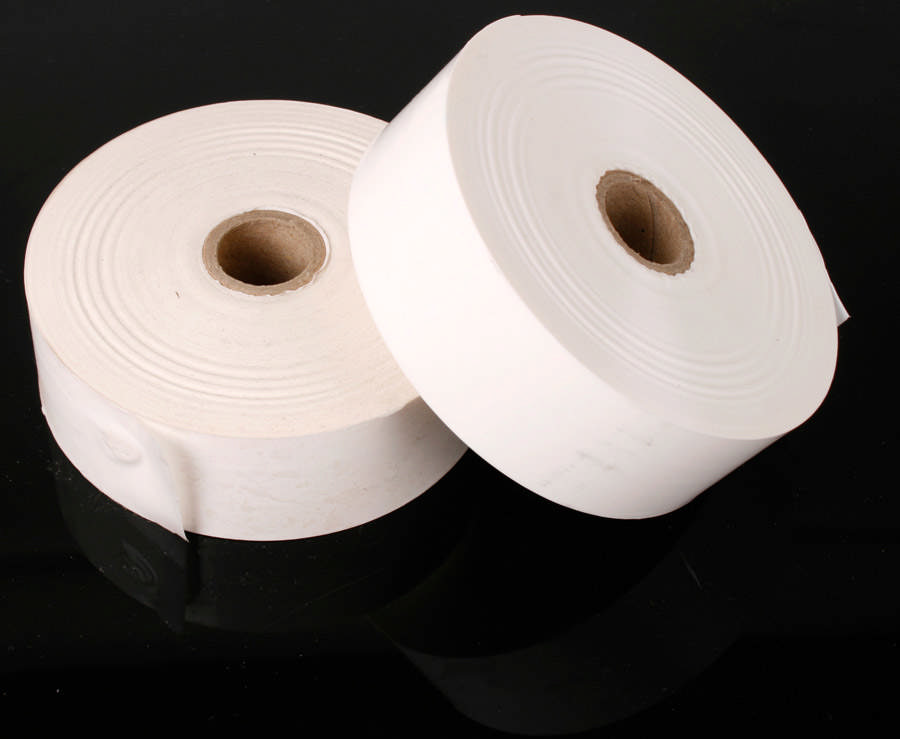 Ratanauharulla valk. muovia