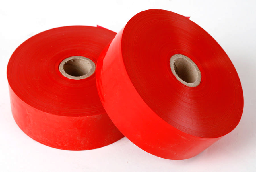 Ratanauharulla pun. muovia